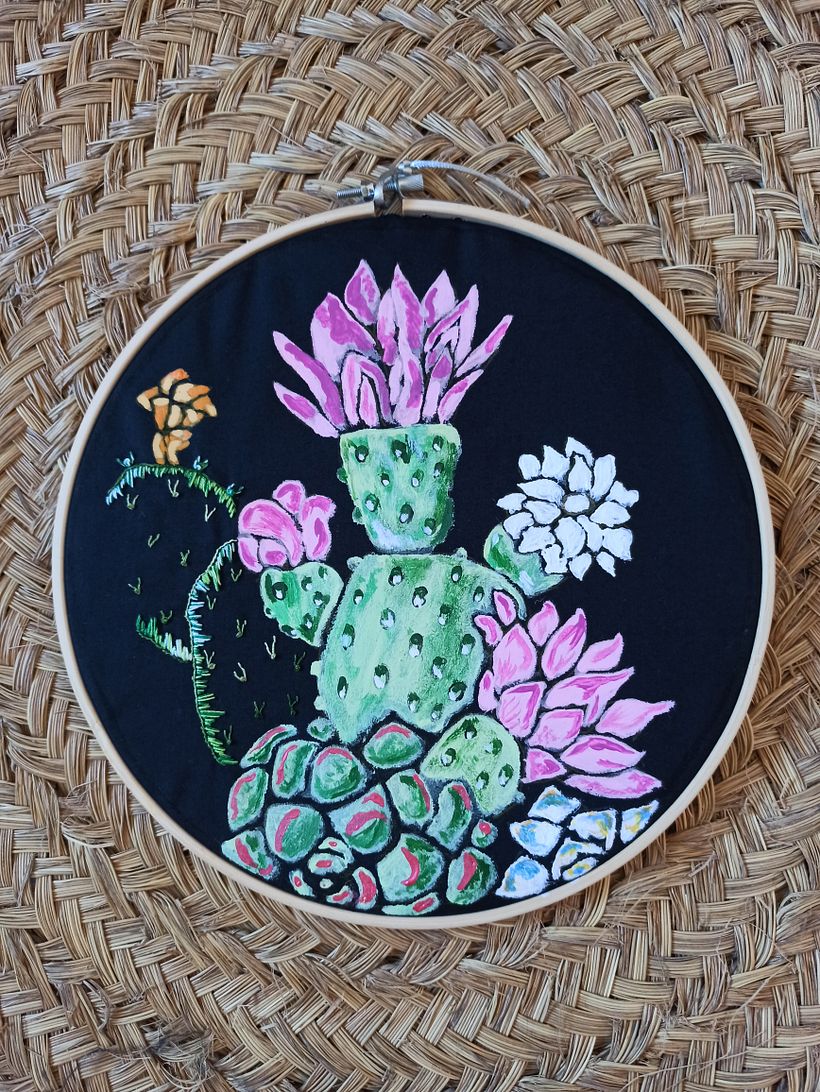 He utilizado el bordado en los cactus de la izquierda
