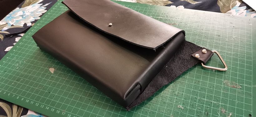 Mi Proyecto del curso: Diseño de accesorios en cuero sin costuras 3