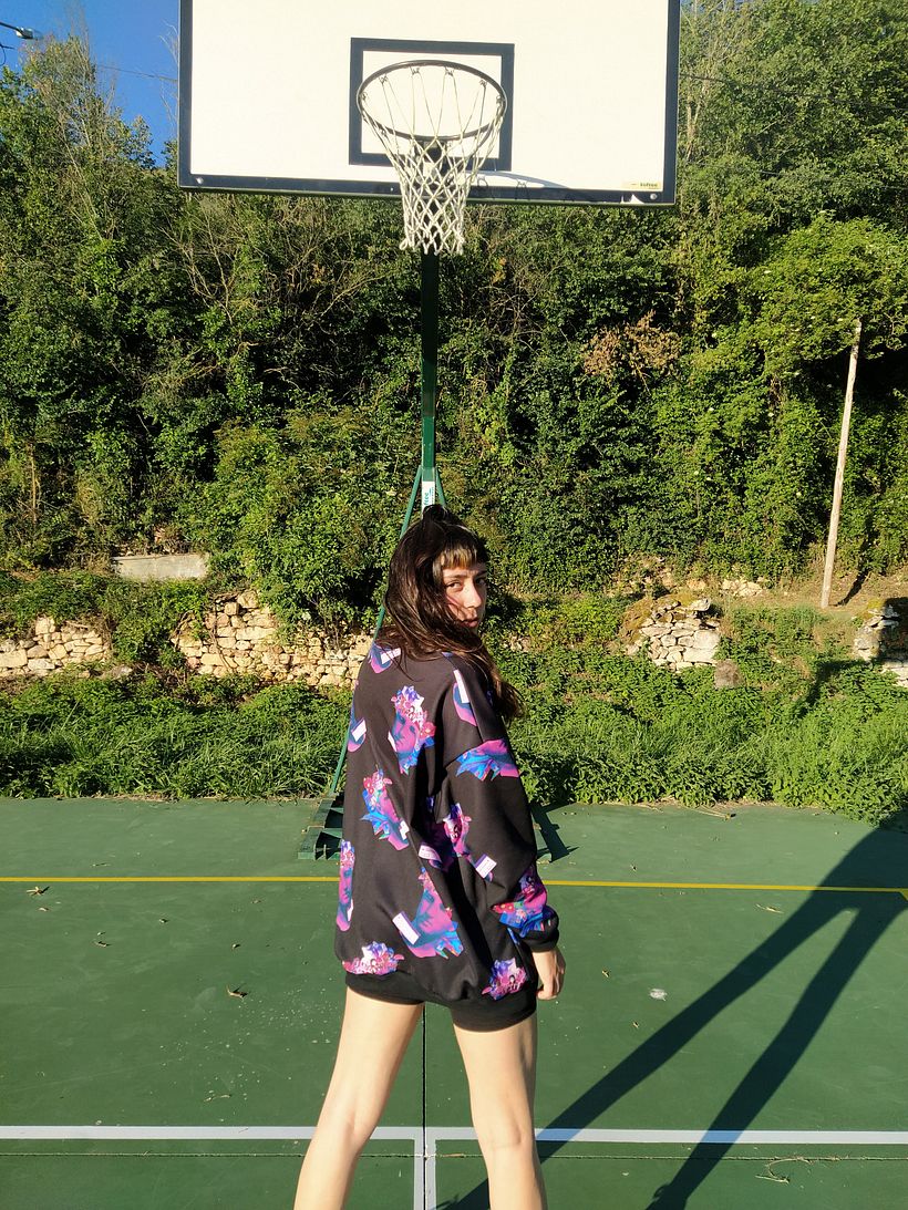 Mi Proyecto del curso: How's your head? Sudadera estampada. 2