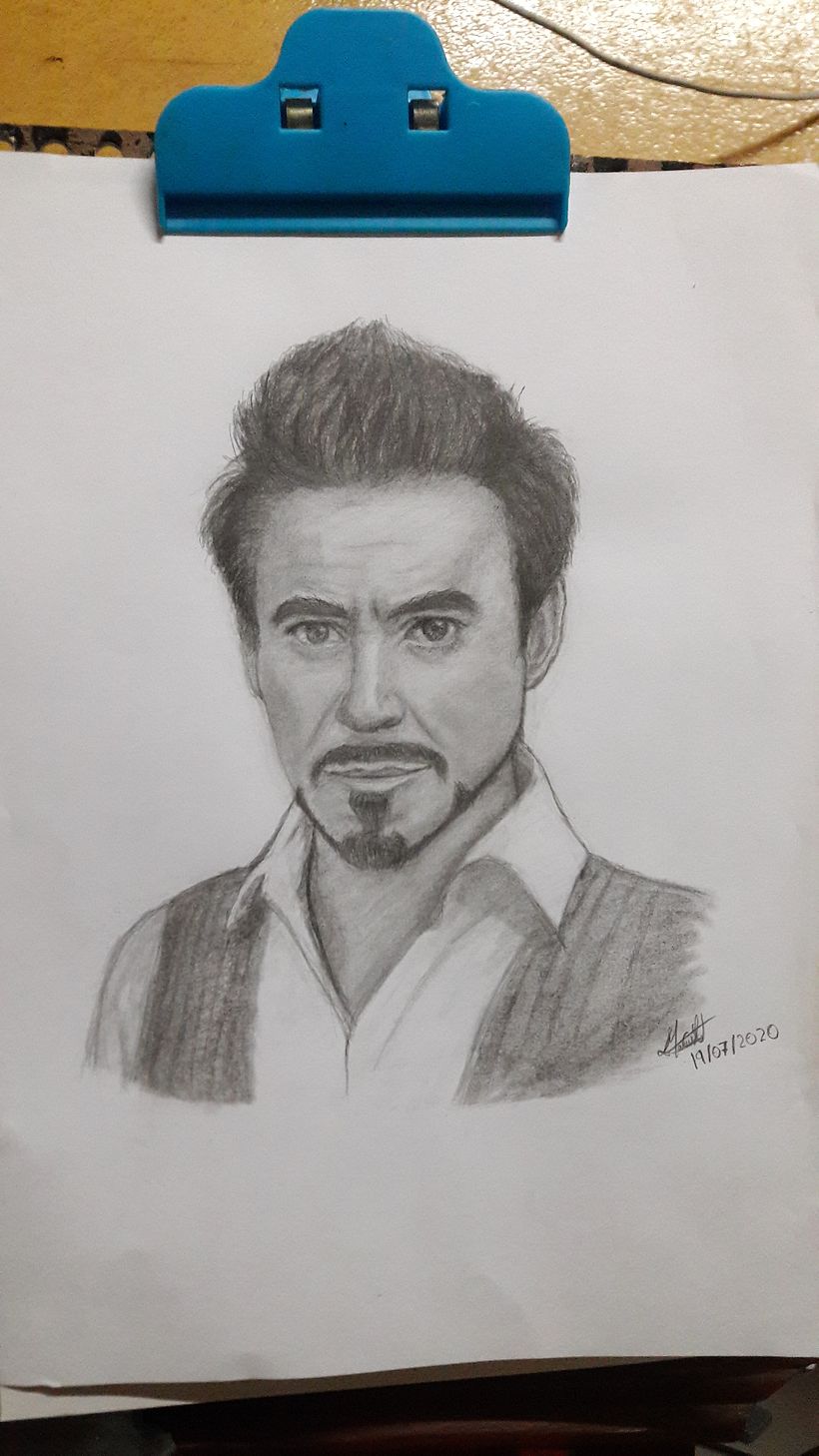 Mi Proyecto del curso: Retrato realista con lápiz de grafito Robert Downey Jr. 0