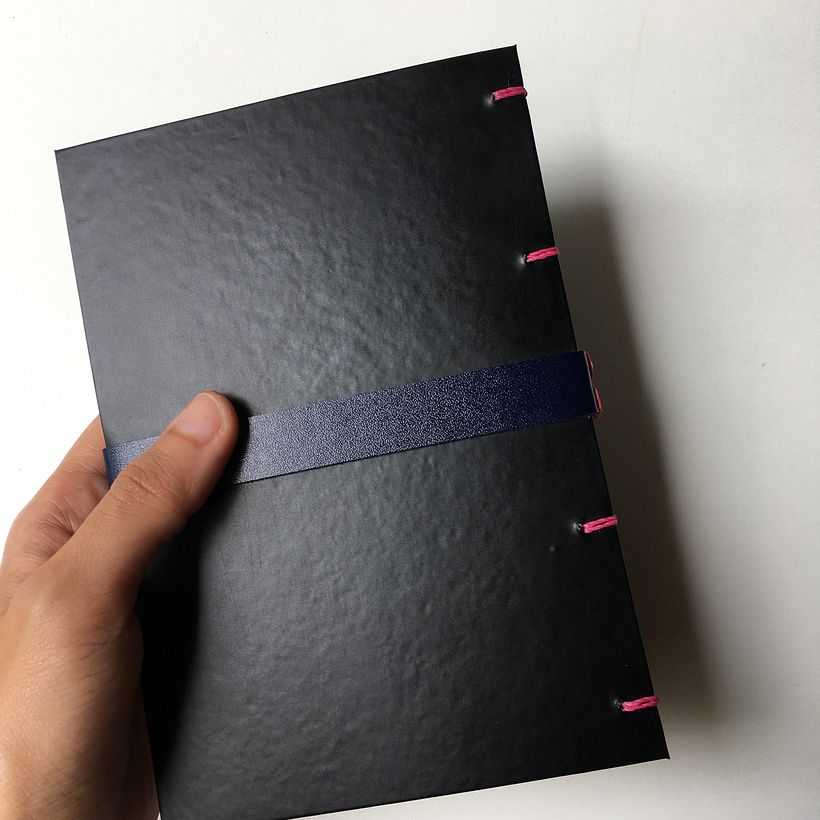 Sketchbook con costura copta y nervio doble. 7