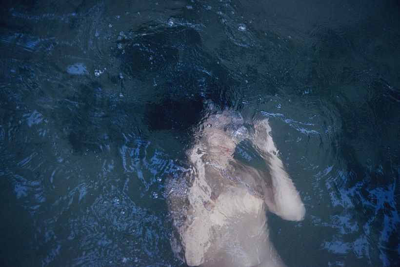 Afogando-se em Azul (2017) 1