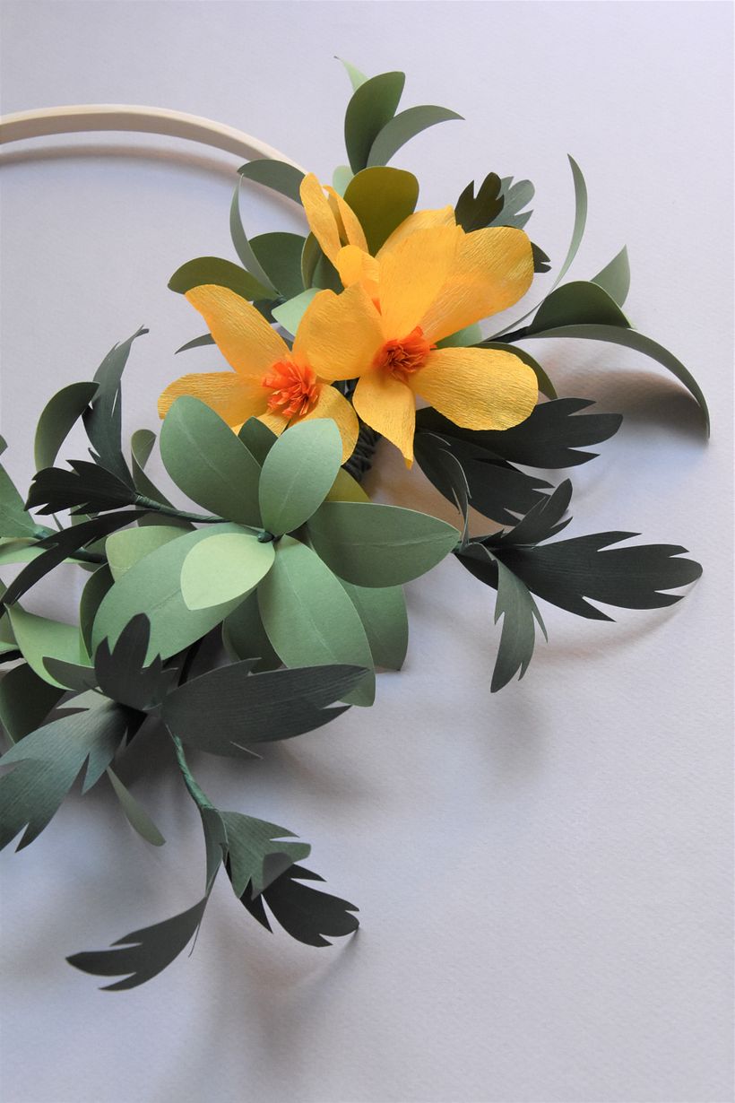 Paper flower hoop wreath: 3 yellow flowers 0