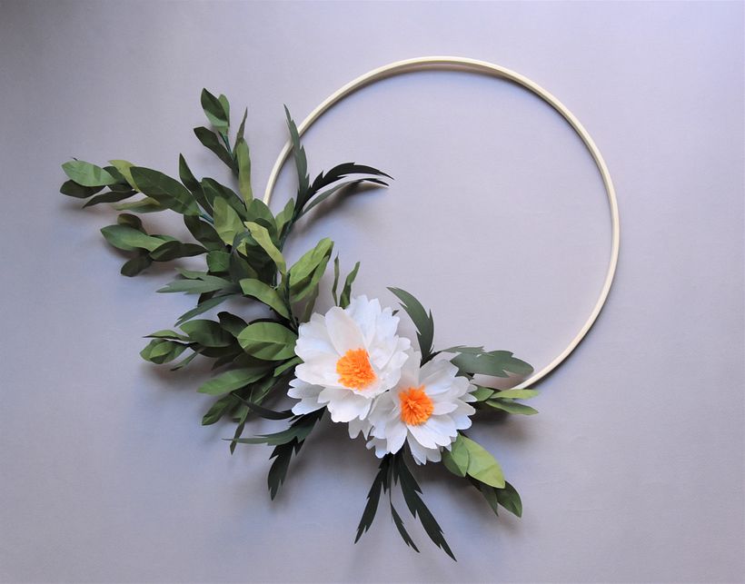 Paper flower hoop wreath: 2 white flowers -1