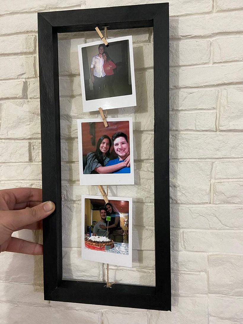 Cuadro box polaroid - 20x40 cm de pino cepillado pintado con acrílico negro.