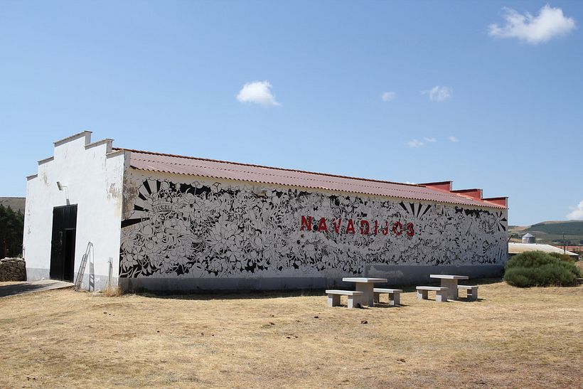 Mural en Navadijos. Sierra de Gredos. 2
