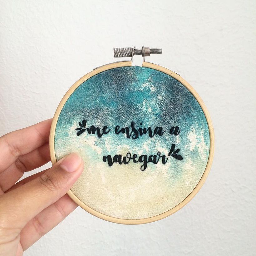 Bordado Andrea Orue, aquarela Sabrina Eras. 2018.
