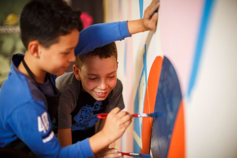 Mural RESPEITO pintado em Escola Municipal de Curitiba com a ajuda das crianças 1