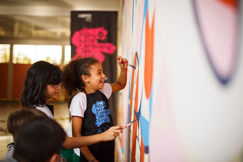 Mural RESPEITO pintado em Escola Municipal de Curitiba com a ajuda das crianças 3