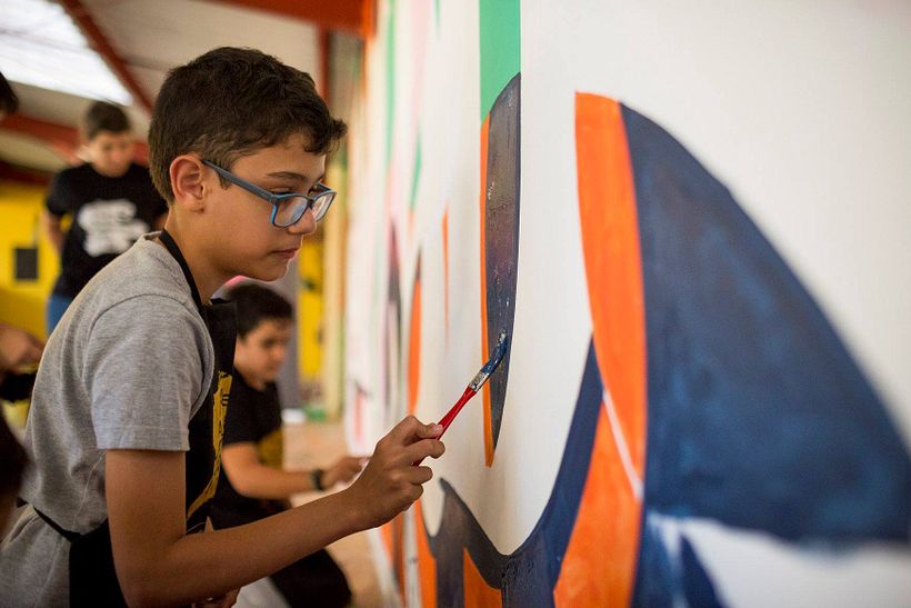 Mural COLETIVIDADE pintado em Escola Municipal de Curitiba com a ajuda das crianças 0