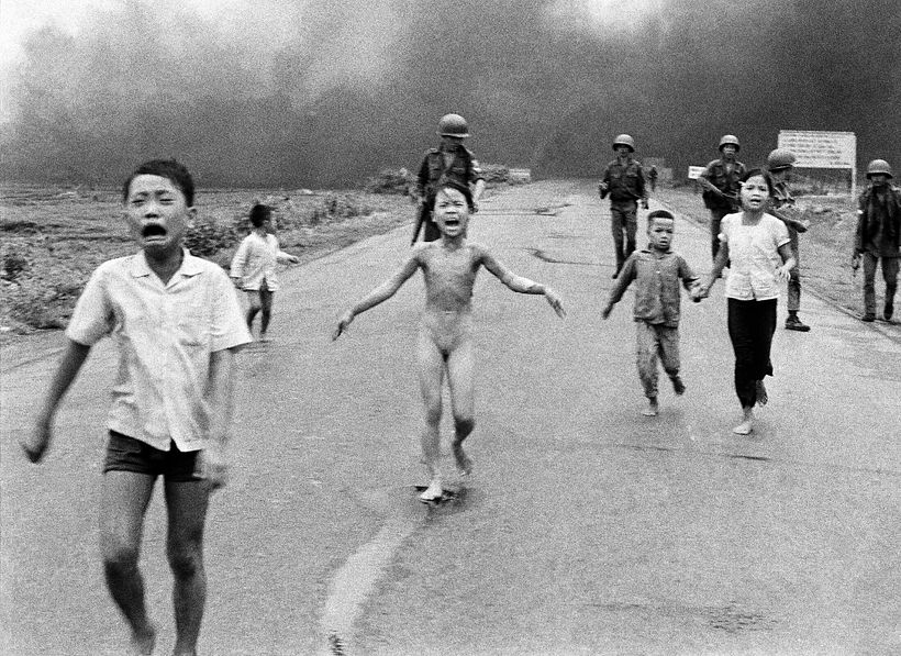 Napalm attack in Vietnam (Nick Út, 1972) This photograph opened the world’s eyes to what was happening in Vietnam.