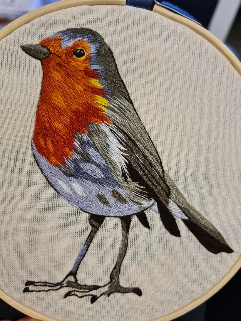 Amé el curso!! y quedé muy feliz con mi resultado. Todavía hay mucho que aprender, seguiré en el camino del bordado! Gracias!