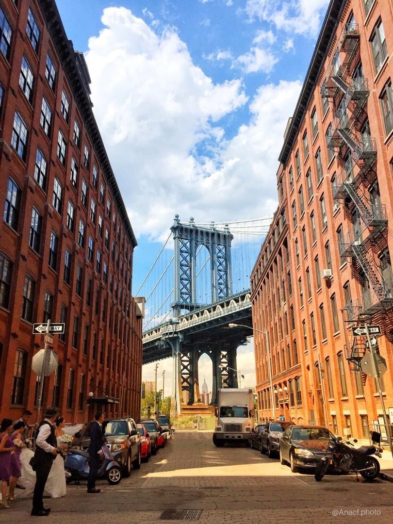 Miramos el puente, la novia o el Empire State Building?