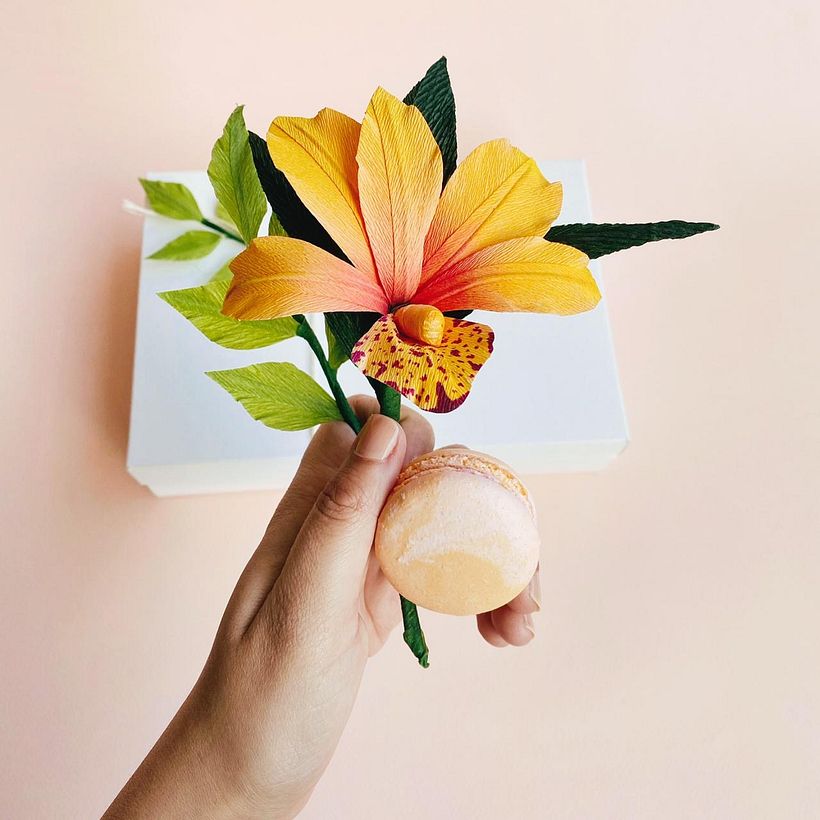 flores de @lafleuristeriedesign y los macarrones @don.macarron, la combinación perfecta.  