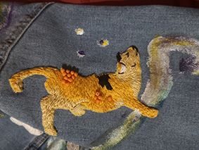 Mi Proyecto del curso: Diseño de moda: pintura y bordado sobre prendas 3