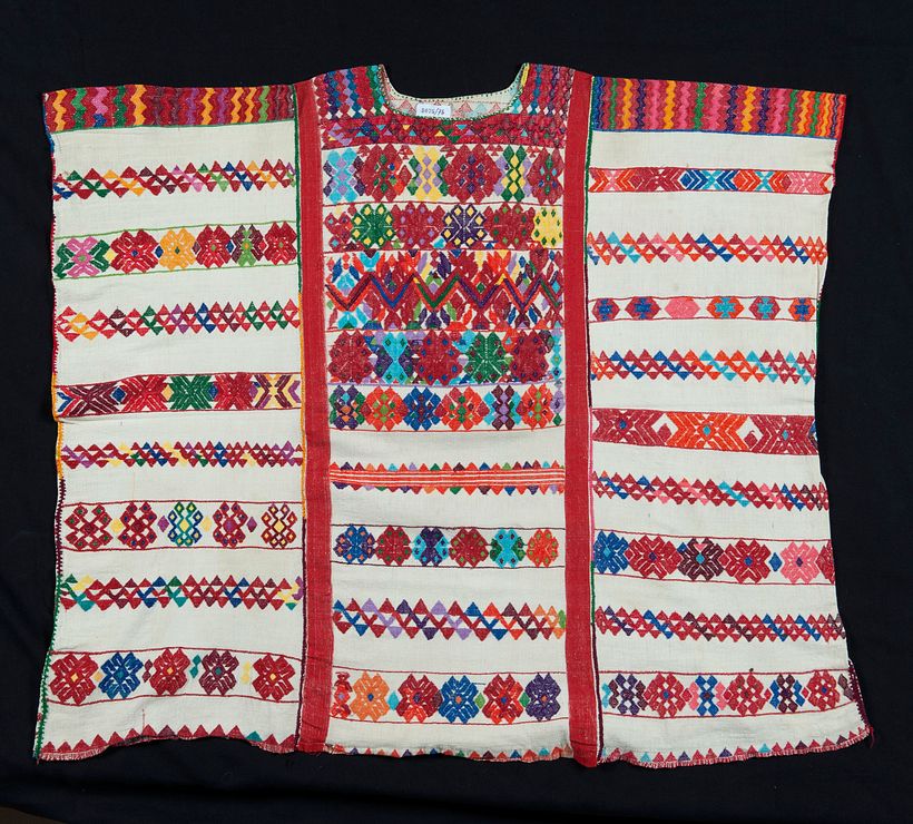 The mesoamerican “huipil” is characterized by its colorful designs.