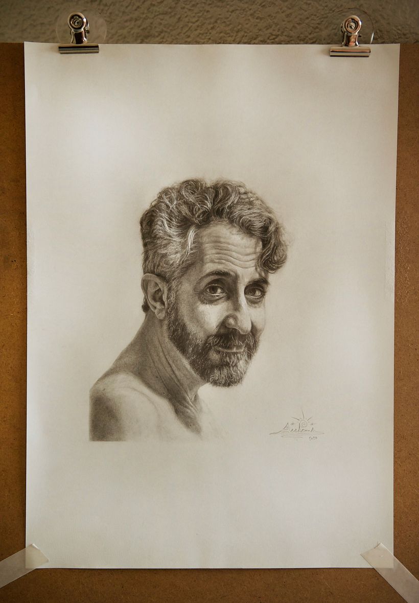 Mi Proyecto del curso: Autorretrato realista con lápiz de grafito 10