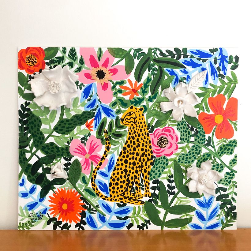 Gouache y acrílico sobre tela, con intervenciones de flores de cerámica.