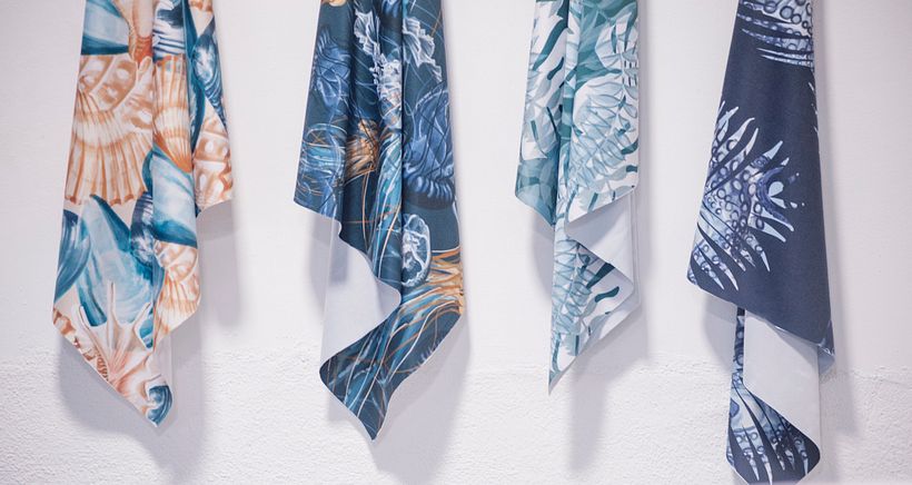 Branding, diseño web y ilustración textil para Emociones Brand 6