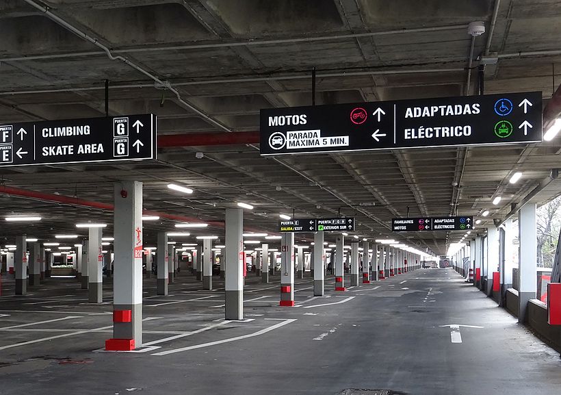 Señalética en parking