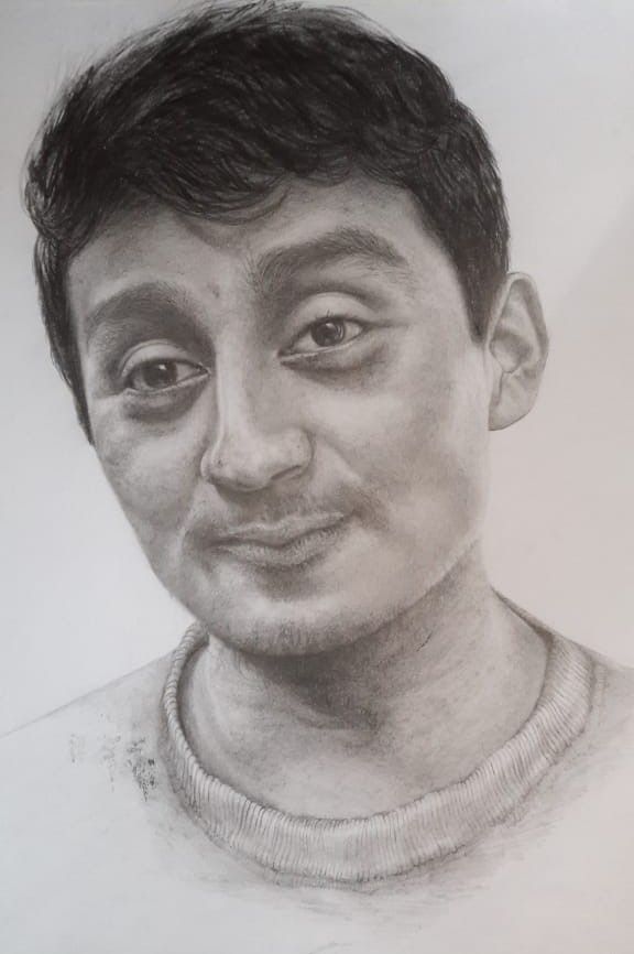 Mi Proyecto del curso: Retrato realista con lápiz de grafito 6