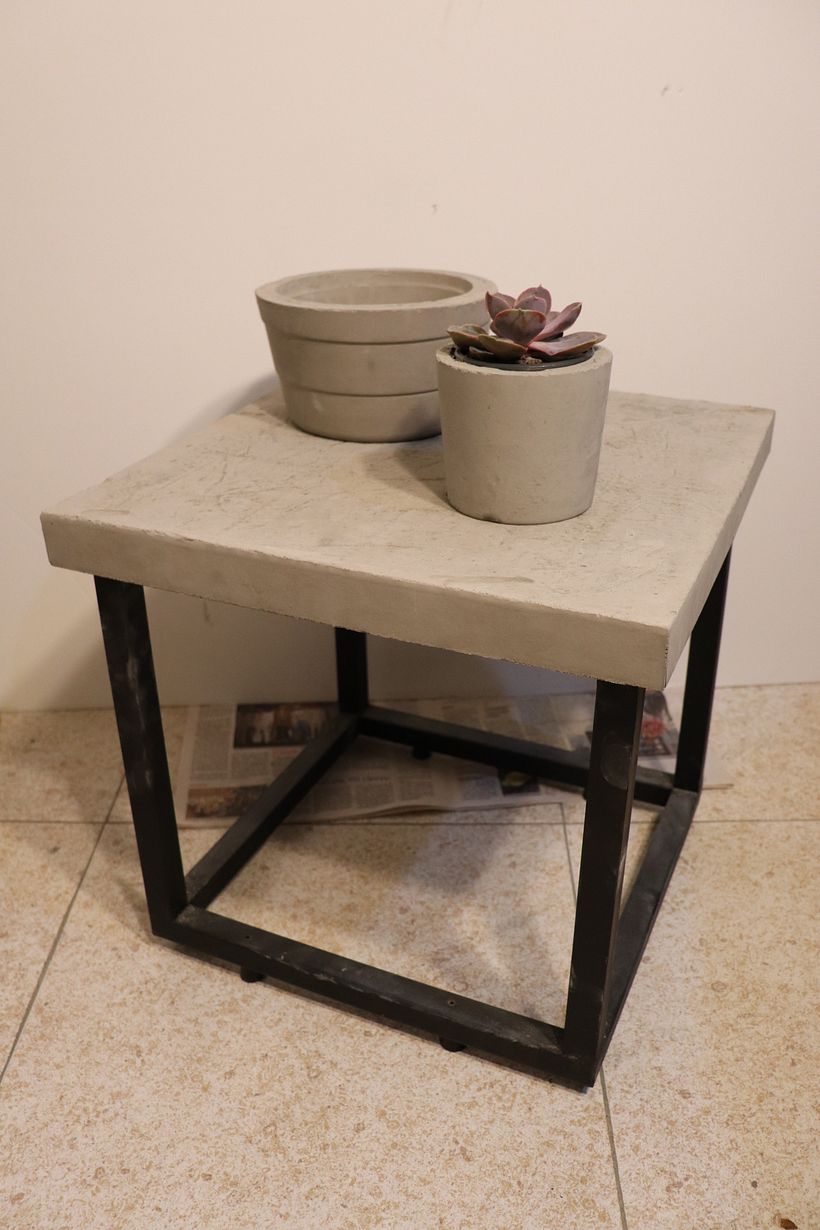 Mesa de centro y materas. Interior