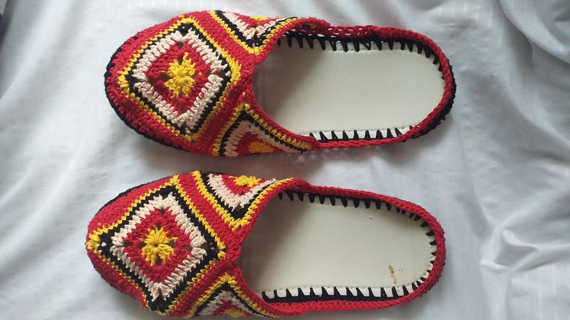 Crochet sobre pantuflas recicladas 1