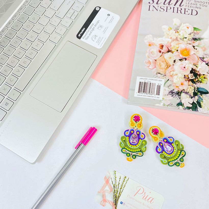 El despues de Flatlay de aretes/pendientes que vendo en mi tienda online @Pria_Handmade_Accessories