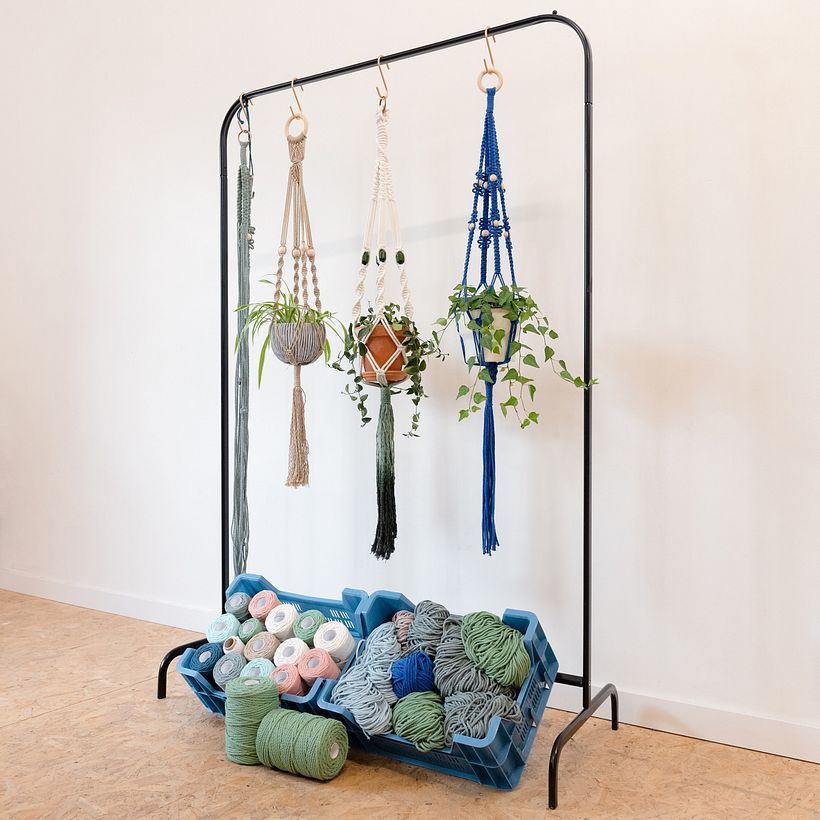 Macramé Plant hanging 1