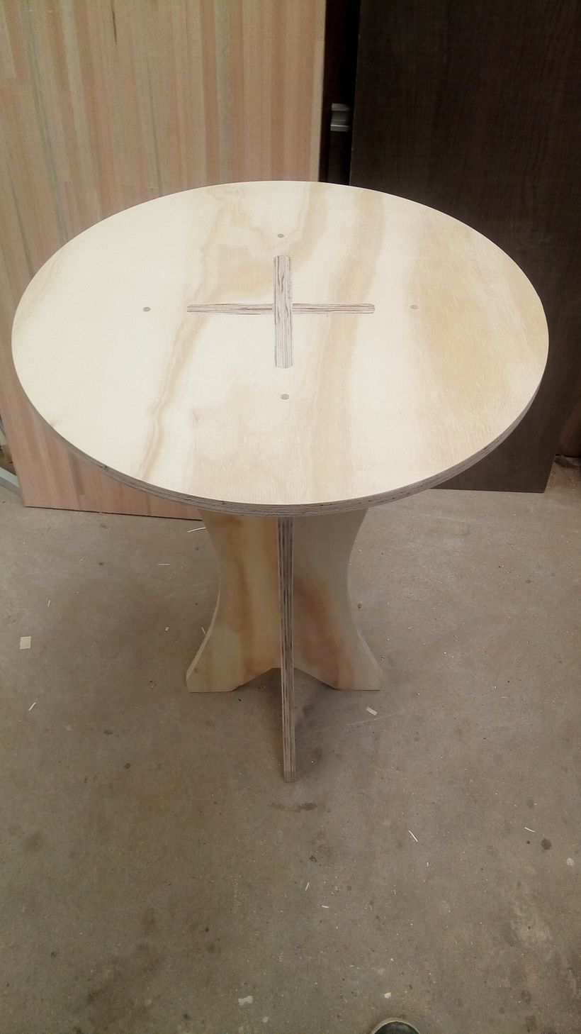 Elegi como proyecto final una mesa, con todas las tecnicas aprendidas en el curso. 1
