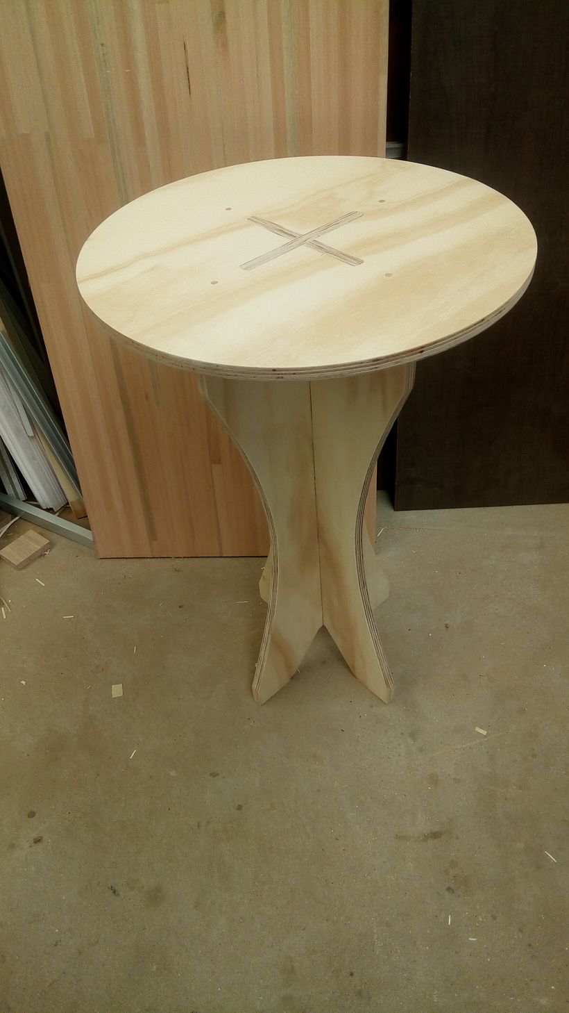 Elegi como proyecto final una mesa, con todas las tecnicas aprendidas en el curso. 2