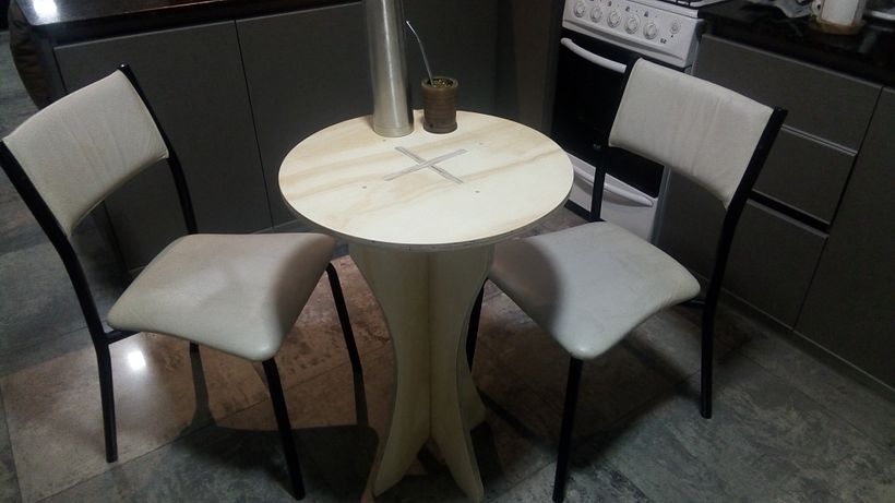 Elegi como proyecto final una mesa, con todas las tecnicas aprendidas en el curso. 3