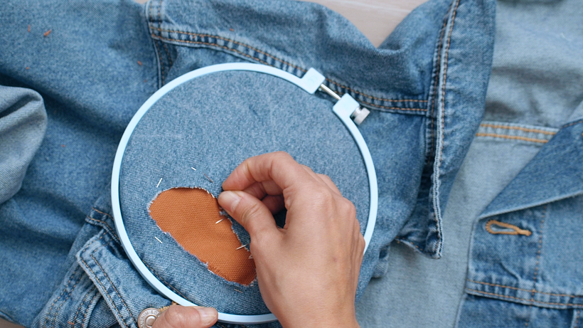 Tutorial Upcycling: cómo empezar a reparar tu ropa con parches 13