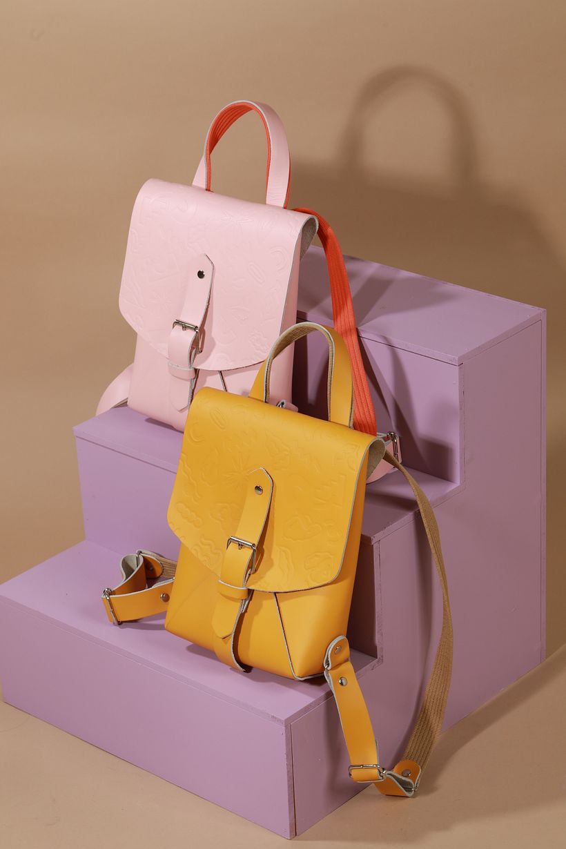 Mochilas Estampadas con Bajo Relieve 0