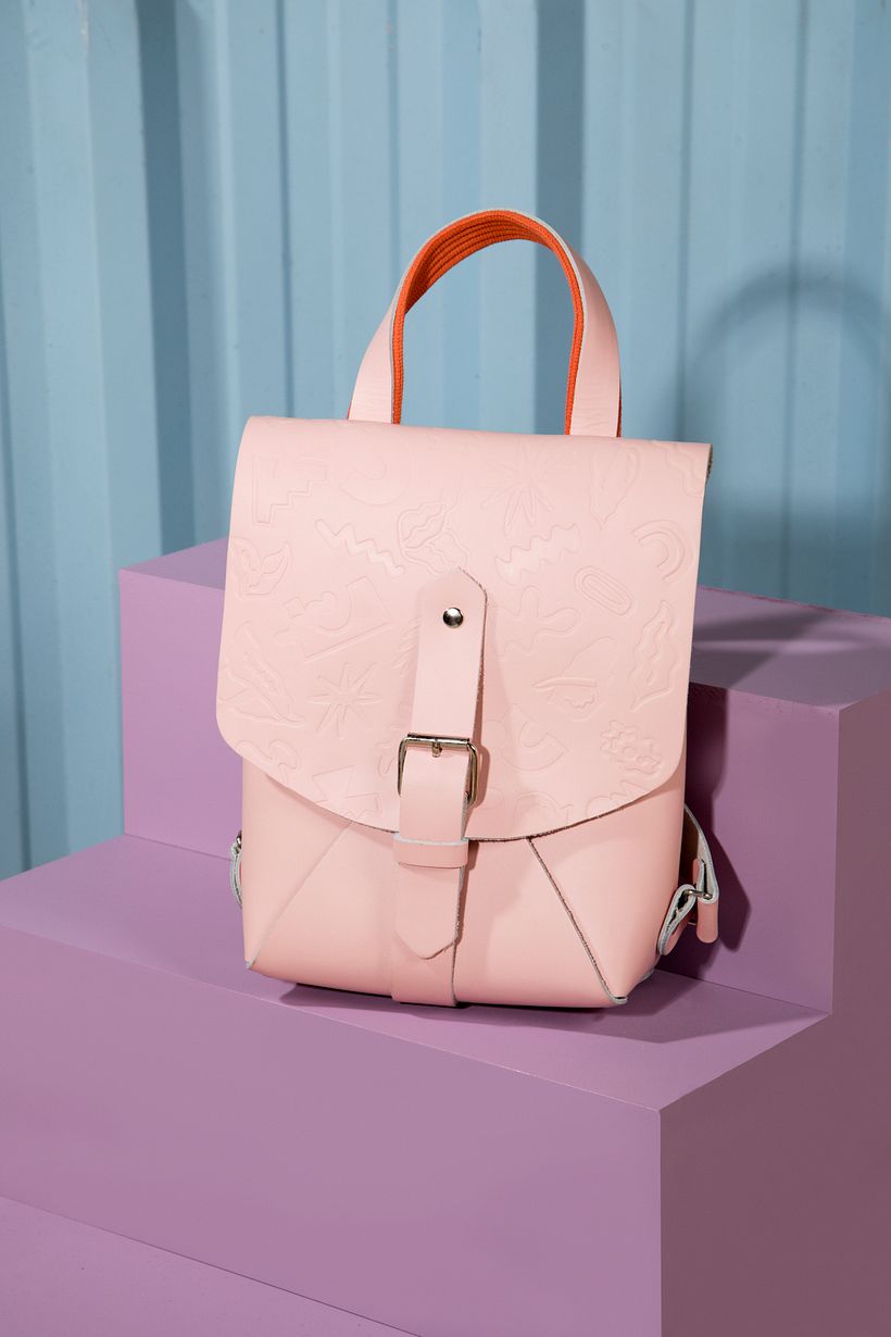 Mochilas Estampadas con Bajo Relieve 10