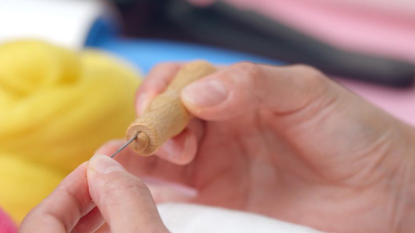 Materiales básicos para hacer needle felting 13