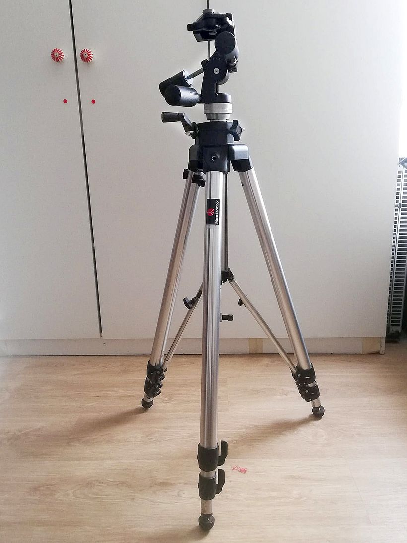 Vendo trípode Manfrotto modelo 075 con rótulo 029 1