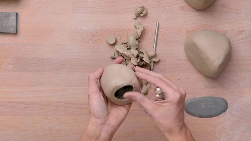 Tutorial Cerâmica: como fazer um vaso de argila em forma de pedra 12