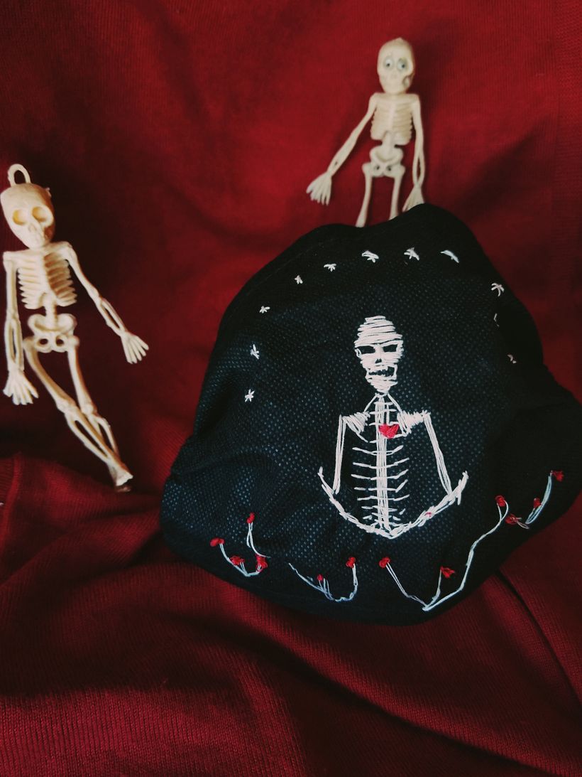 Concurso Halloween: Personaliza tu mascarilla y gana un curso 3