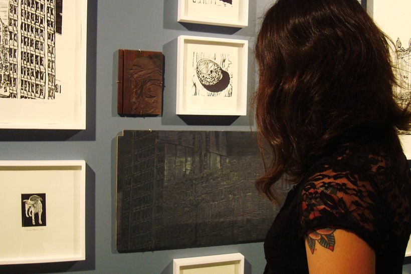 Danielle Noronha na abertura da exposição.