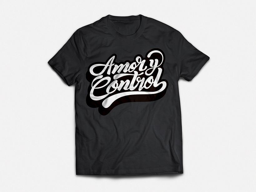Letras de sombra aplicadas em uma camiseta