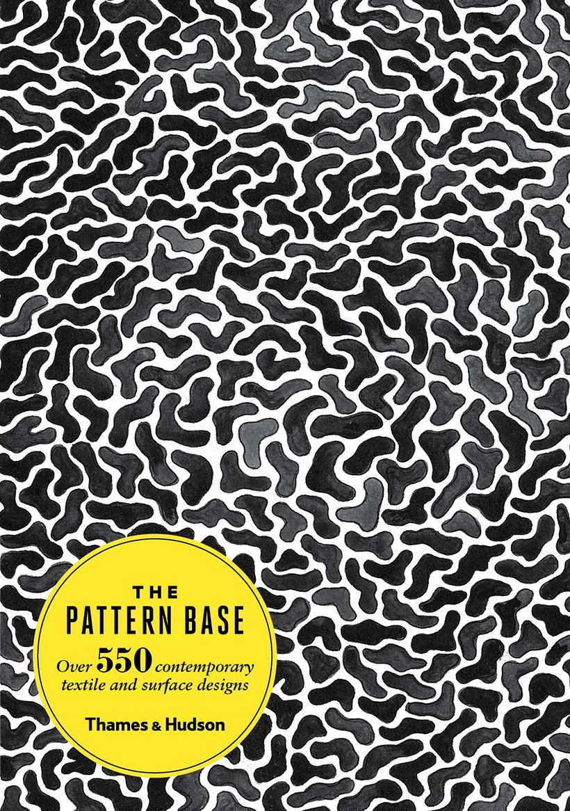 The Pattern Base: Over 550 Contemporary Textile and Surface Designs, por Kristi O’Meara y Audrey Victoria Keiffer, Thames & H