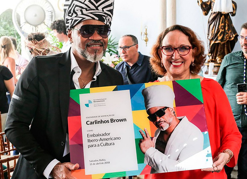 Carlinhos Brown e Rebeca Grynspan / Foto: Gabriel Demétrio/Kianda Filmes