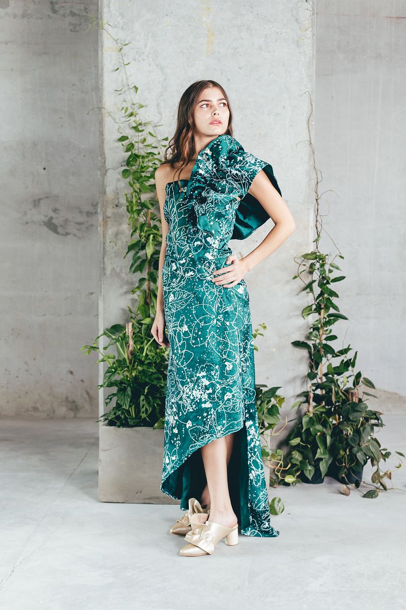 VESTIDO NATURA MAXI VOLUMEN LATERAL TEXTURA 0