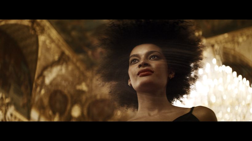 Airbnb presents: A night at the Louvre 12