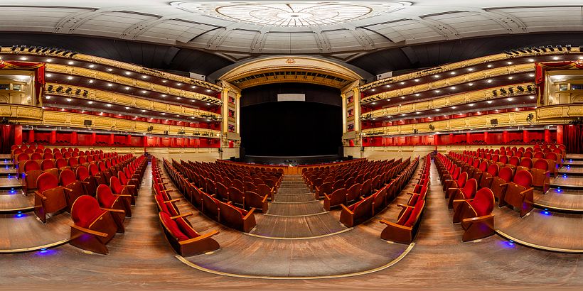 App main menu: Samsung & Teatro Real.