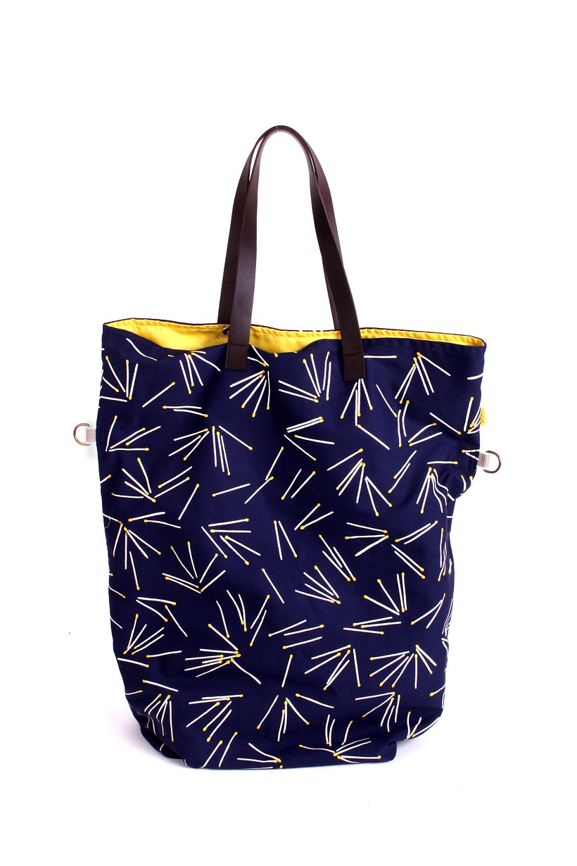 Bolsón, el tejido exterior estampado a dos tintas