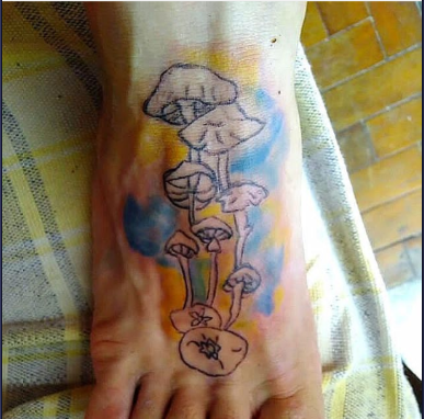 Este fue mi trabajo final, donde le di prioridad a las líneas y al relleno. Traté de tatuar las naranjas y fue muy difícil. e