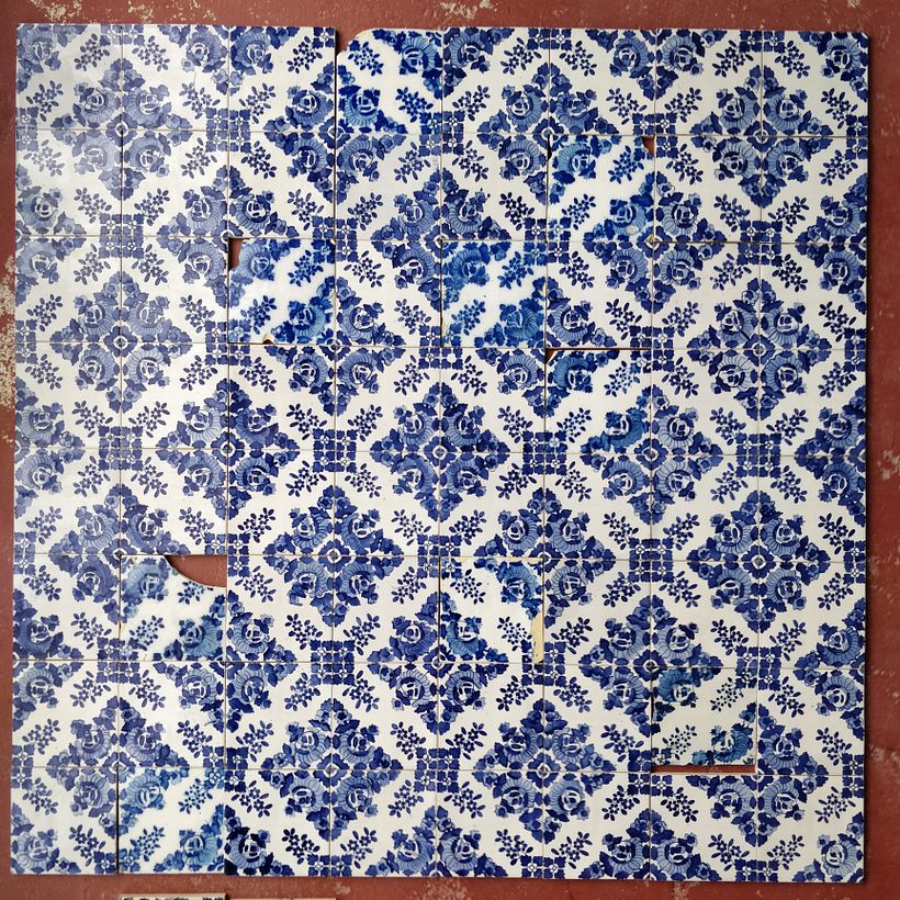 Traditional Porto facade tiles 0