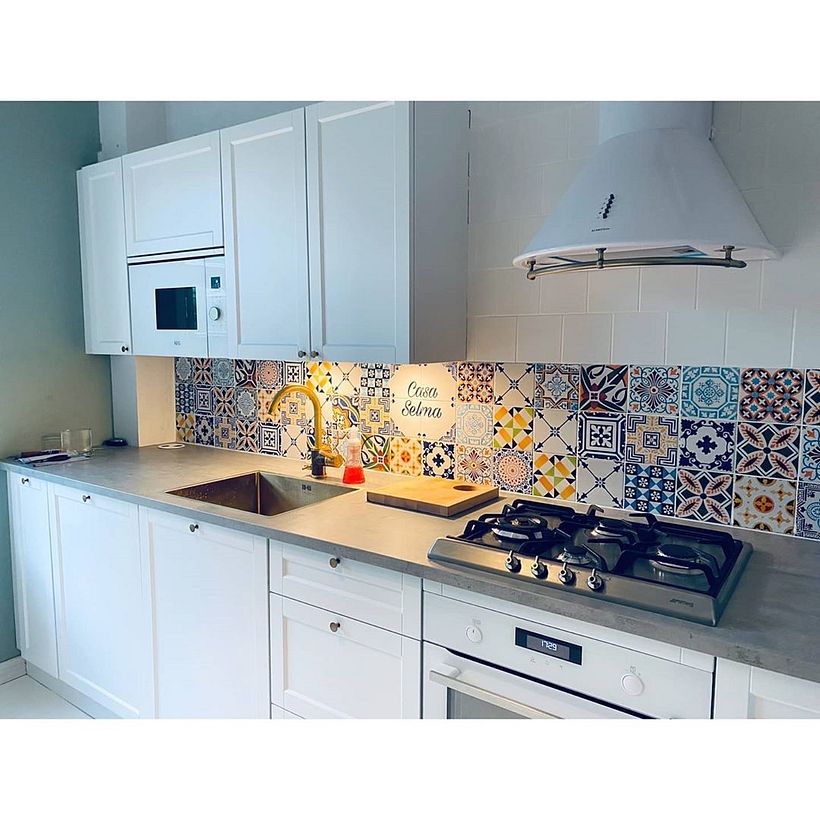 Portuguese hand painted tiles for a kitchen - Innendesign